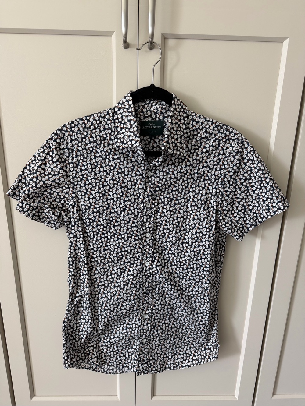Rodd & Gunn Black Short-Sleeve Shirt with White Floral Print